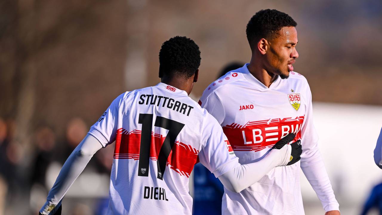 Justin Diehl (l.) und Nikolas Nartey vom VfB Stuttgart