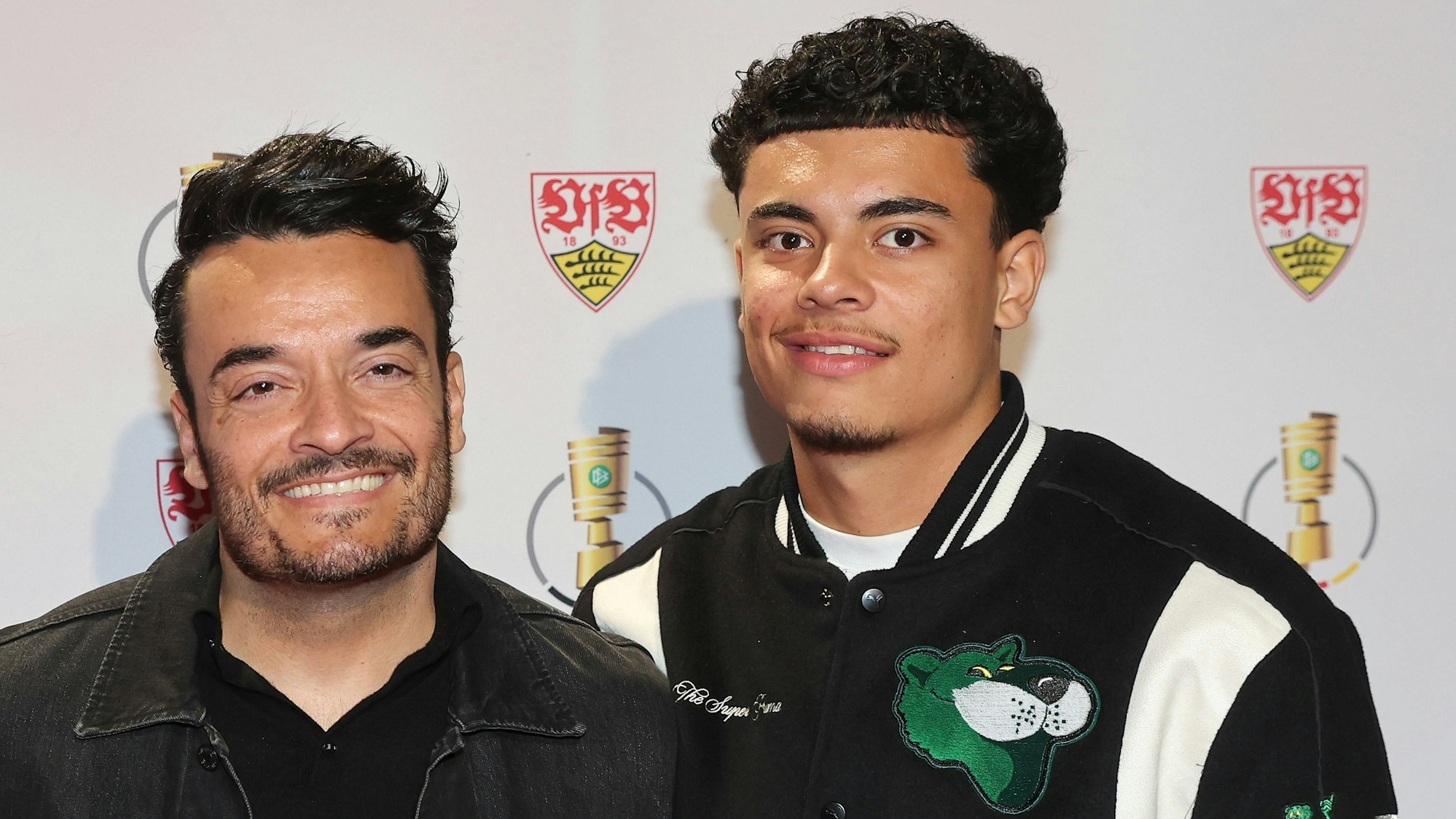 Giovanni Zarrella posiert mit seinem Sohn Gabriel.