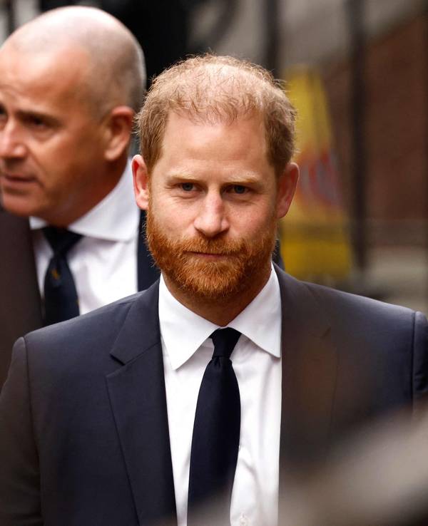 Prinz Harry (41) kommt am Mittwochmittag am Londoner High Court an.