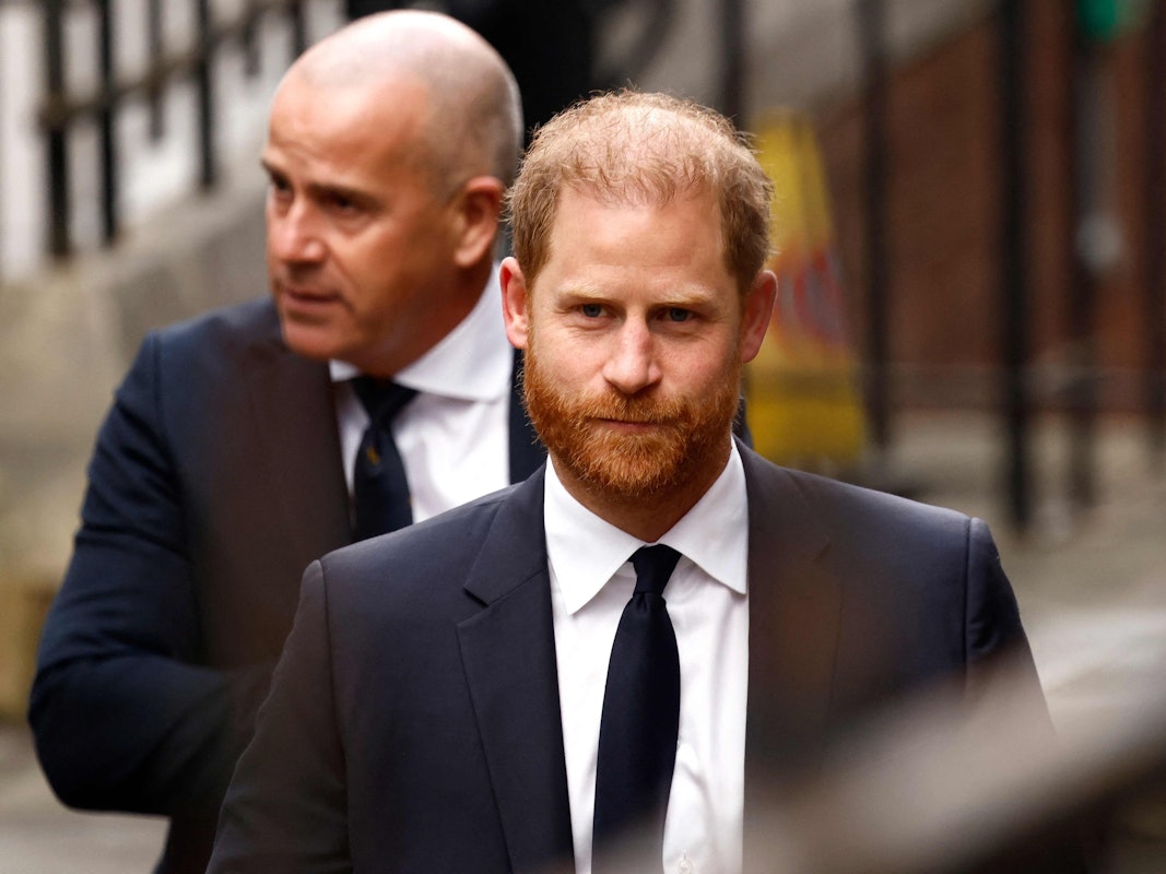 Prinz Harry (41) kommt am Mittwochmittag am Londoner High Court an.