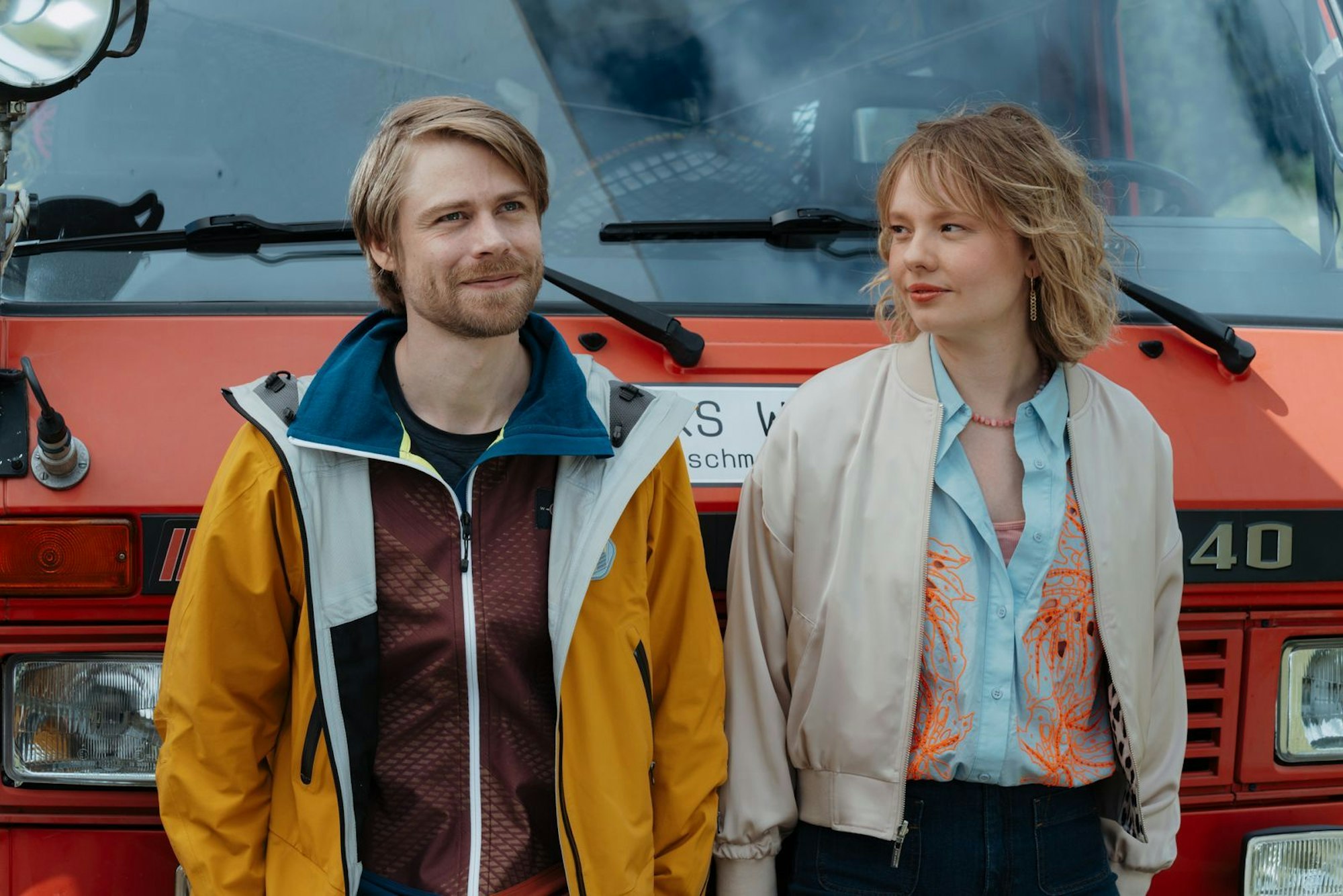 Der todkranke Bergsteiger Tonio Steiner (Tom Gramenz) will ein letztes Mal einen Gipfel bezwingen. Kann Journalistin Hannah Rieger (Berit Vander) helfen, seinen Traum zu verwirklichen? (Bild: ZDF/Sabine Finger Fotografie)