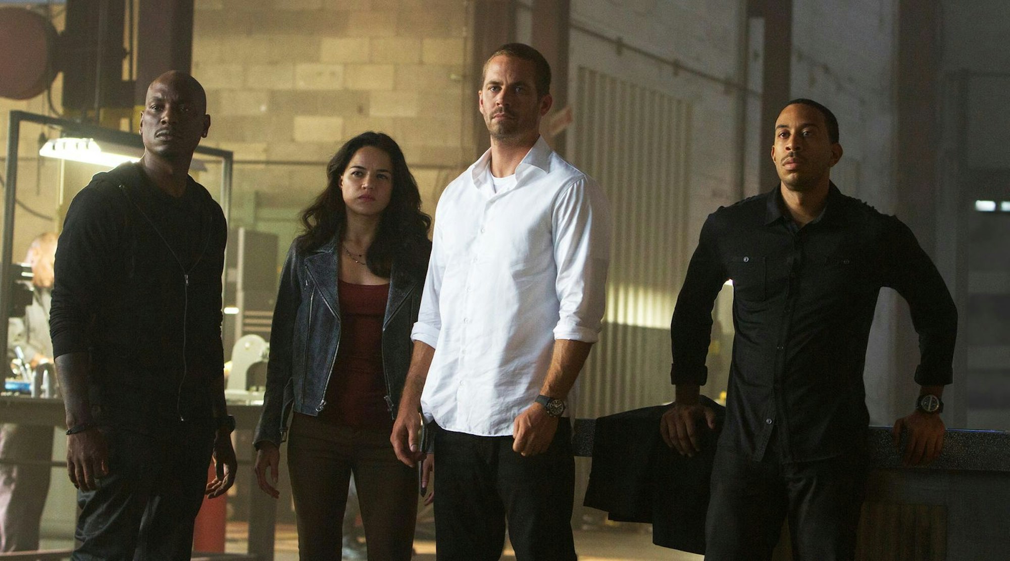 Roman (Tyrese Gibson), Letty (Michelle Rodriguez), Brian (Paul Walker) und Tej (Chris Bridges, von links) haben eine gemeinsame Mission: Sie müssen die Welt retten. (Bild: RTL / Universal Pictures)
