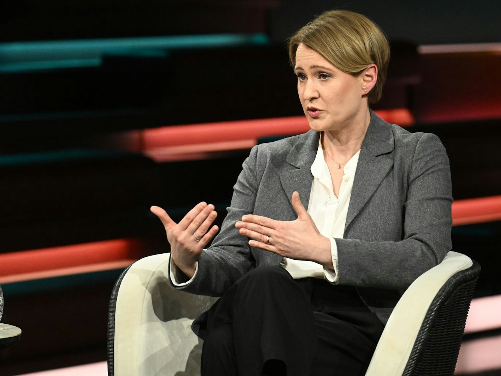 Politikwissenschaftlerin Jana Puglierin forderte bei „Markus Lanz“, dass Europa sich Gedanken machen müsse, wie man sich ohne die USA verteidigt. (Bild: ZDF / Cornelia Lehmann)