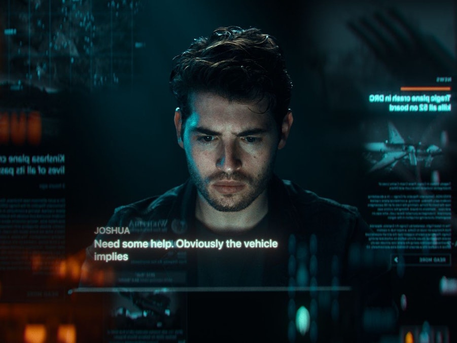 In der Thrillerserie „The Kollective“ begibt sich Joshua (Gregg Sulkin) auf die Suche nach der Wahrheit. (Bild: ZDF und © Submarine)