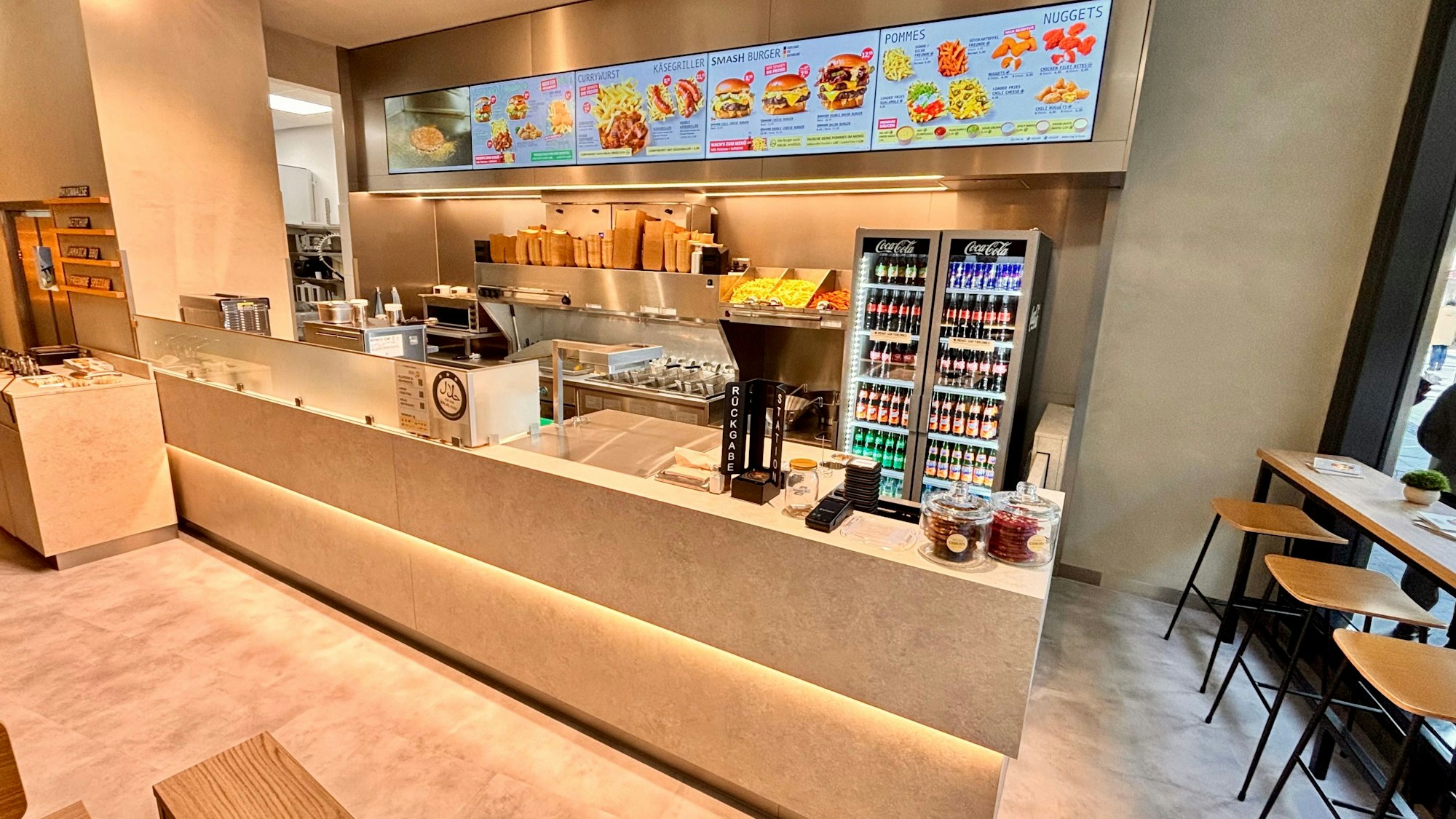 Blick in den neuen Laden auf der Breite Straße.