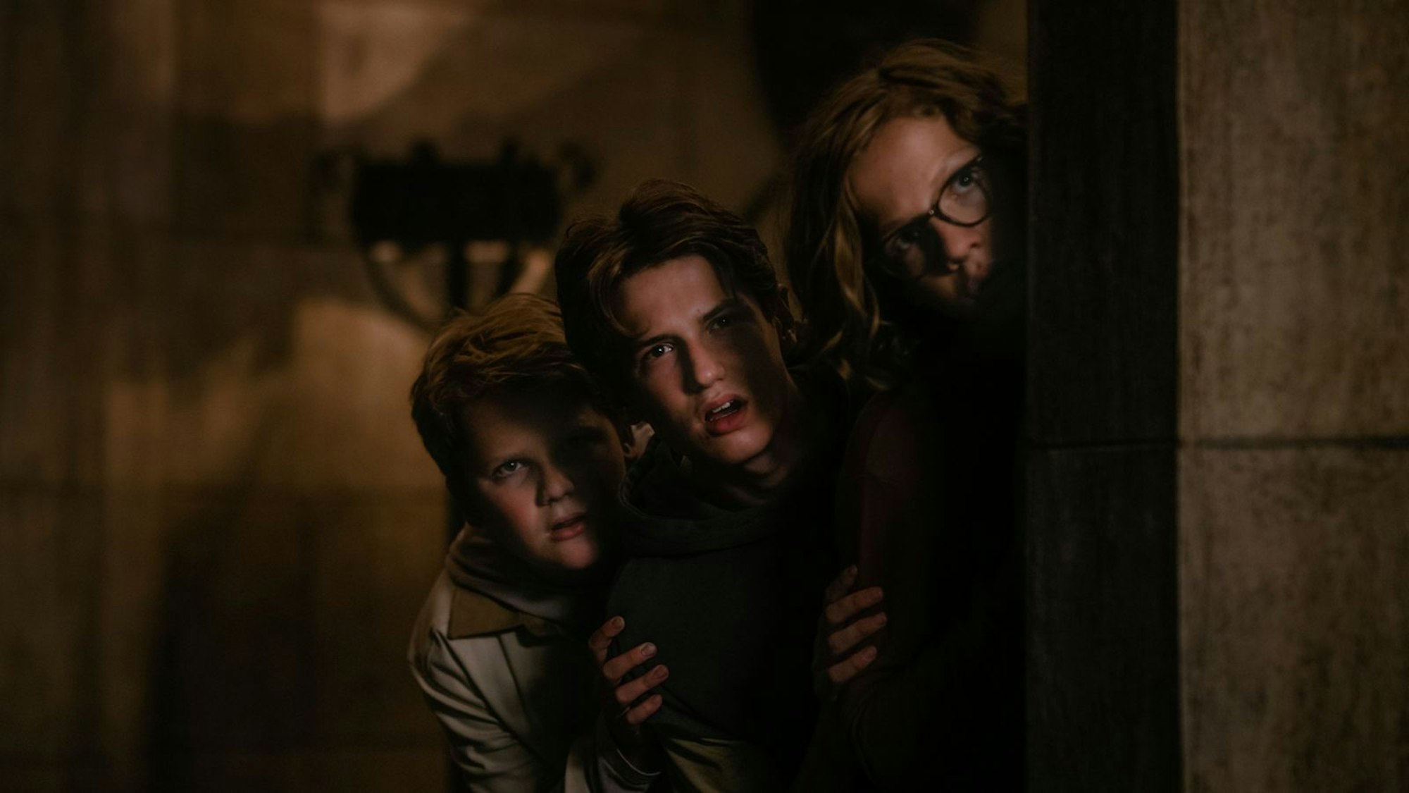 Der vierte „Drei ???“-Film basiert auf der 85. Folge der Vorlagen, „Nacht in Angst“. (Szenenbild aus „Die drei ??? - Erbe des Drachen“) (Bild: 2022 Sony Pictures/Wiedemann und Berg Film GmbH/Columbia Pictures/Seven Pictures)