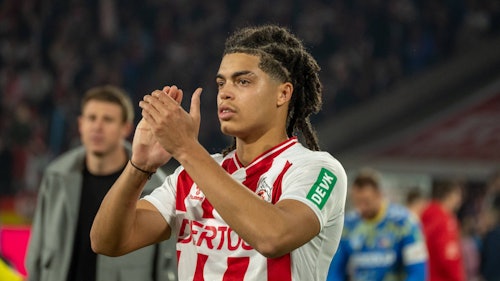 Jahmai Simpson-Pusey im FC-Trikot.