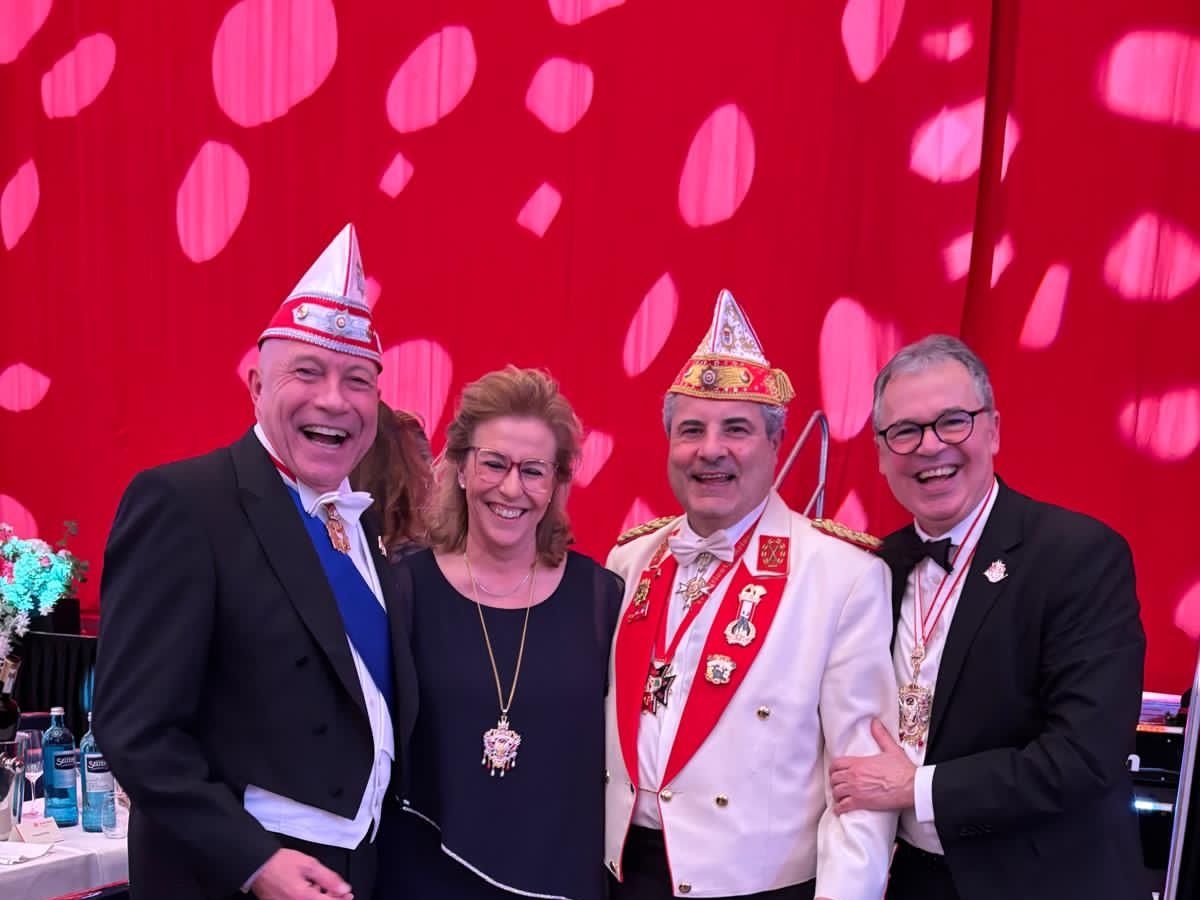 René Klöver, Cordula Rettig, Dino Massi und Andreas Rettig beim Gruppenfoto.