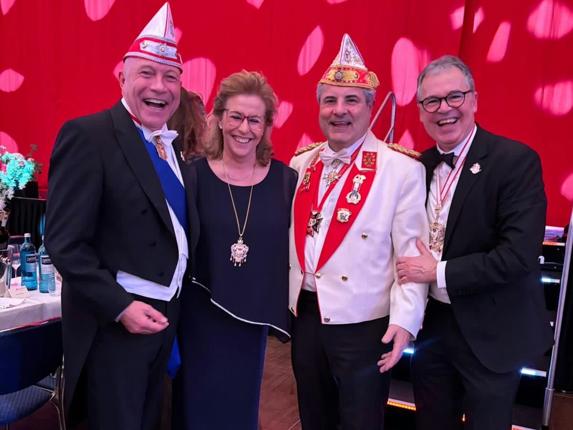 René Klöver, Cordula Rettig, Dino Massi und Andreas Rettig beim Gruppenfoto.