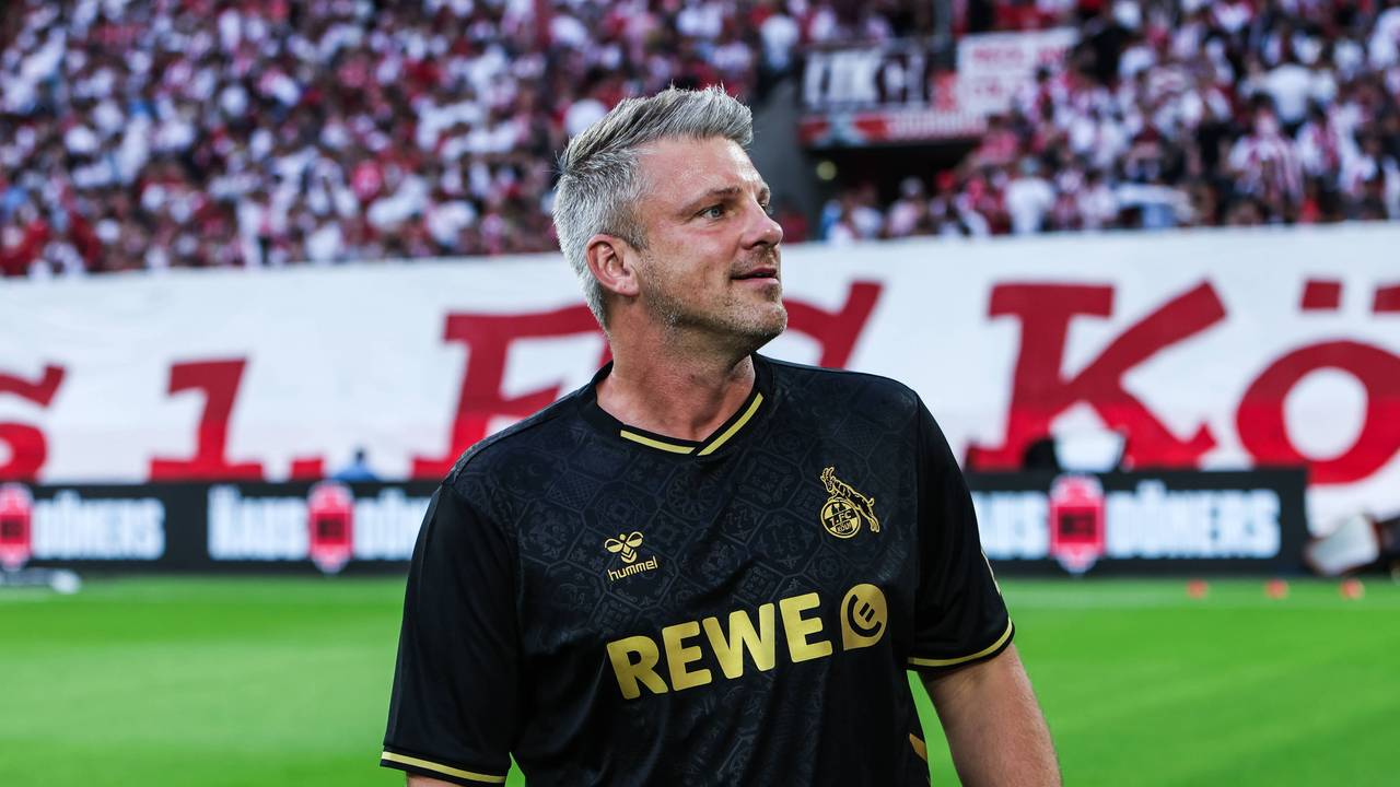 Lukas Kwasniok im schwarzen Dom-Trikot.