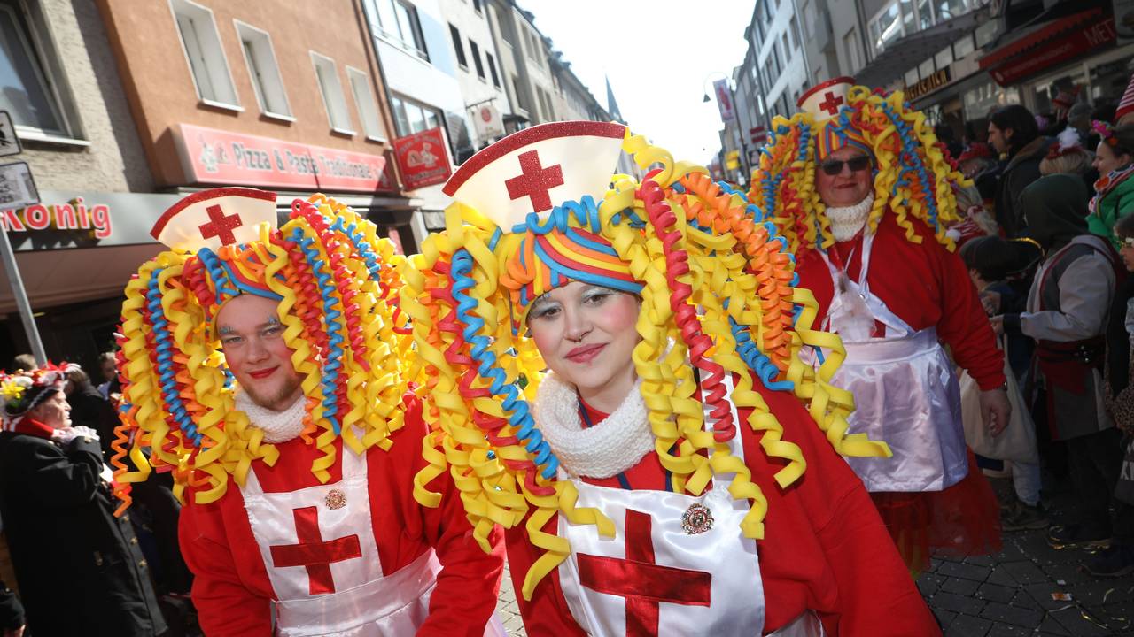Die Schull- un Veedelszöch sind ein traditioneller Karnevalsumzug im Kölner Karneval.