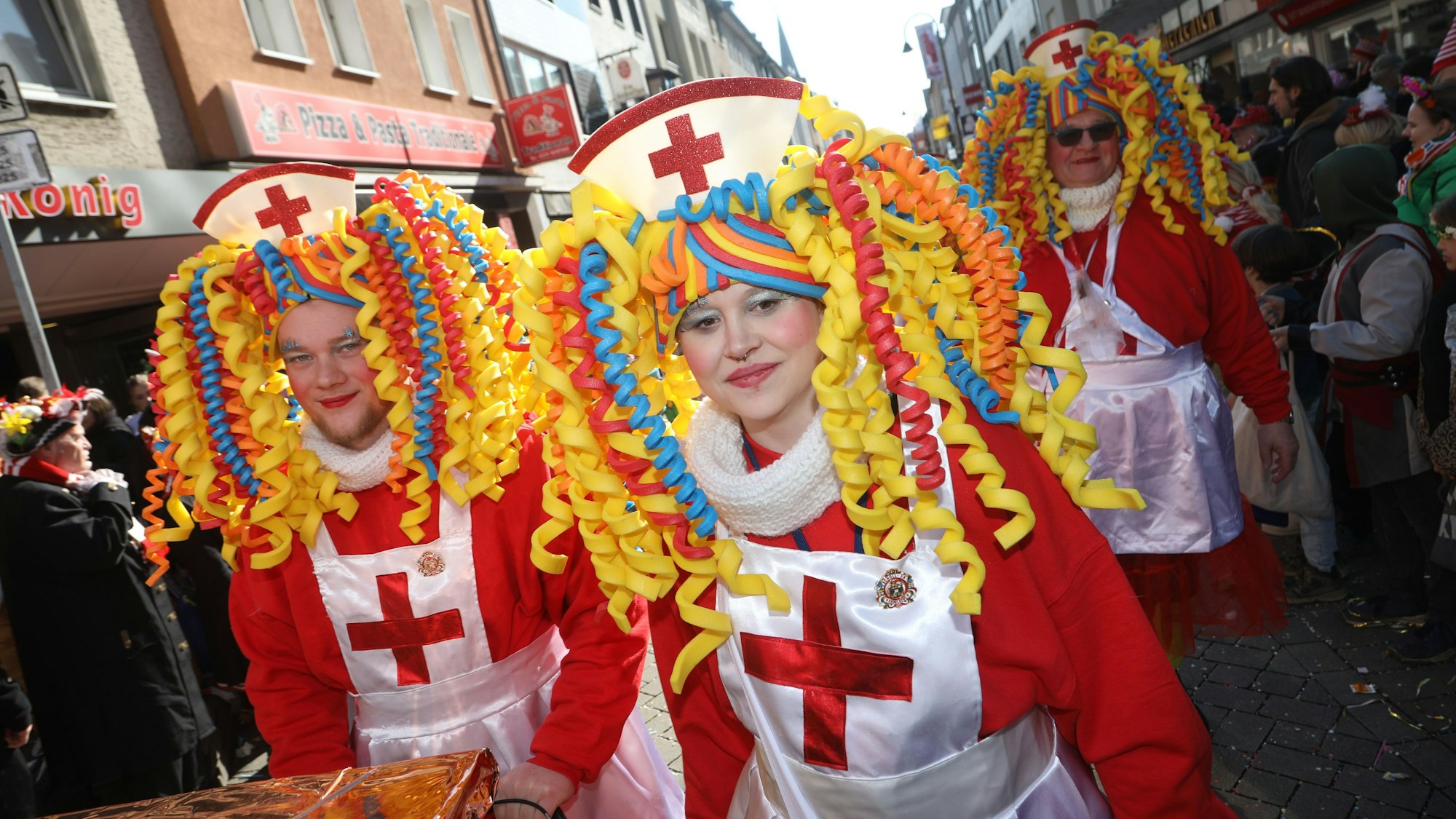 Die Schull- un Veedelszöch sind ein traditioneller Karnevalsumzug im Kölner Karneval.