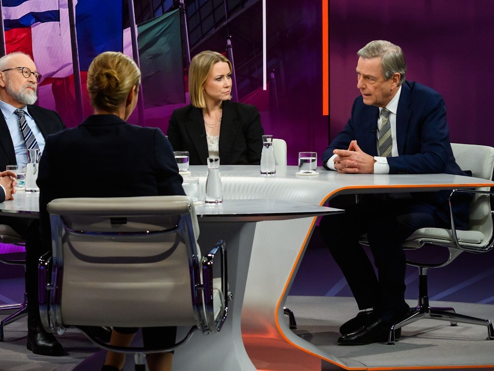 Claus Kleber (rechts) nahm bei „Maybrit Illner“ kein Blatt vor den Mund. (Bild: ZDF/Jule Roehr)