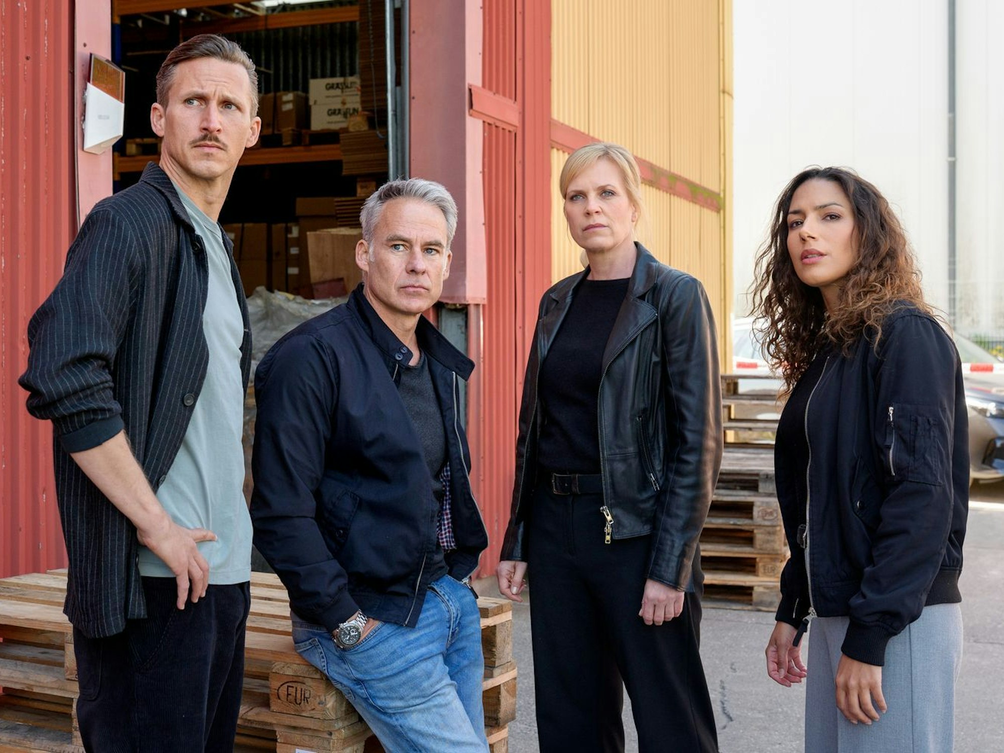 Das „SOKO Leipzig“-Team ein letztes Mal vereint (von links): Moritz Brenner (Johannes Hendrik Langer), Jan Maybach (Marco Girnth), Ina Zimmermann (Melanie Marschke) und Kim Nowak (Amy Mußul). (Bild: ZDF/Uwe Frauendorf)