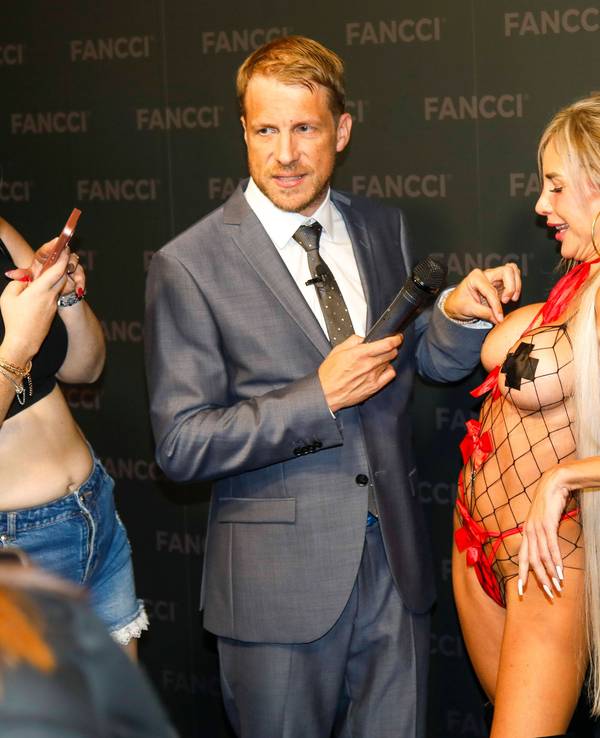 Oliver Pocher bei der 28. Venus Erotik Messe in Berlin Berlin