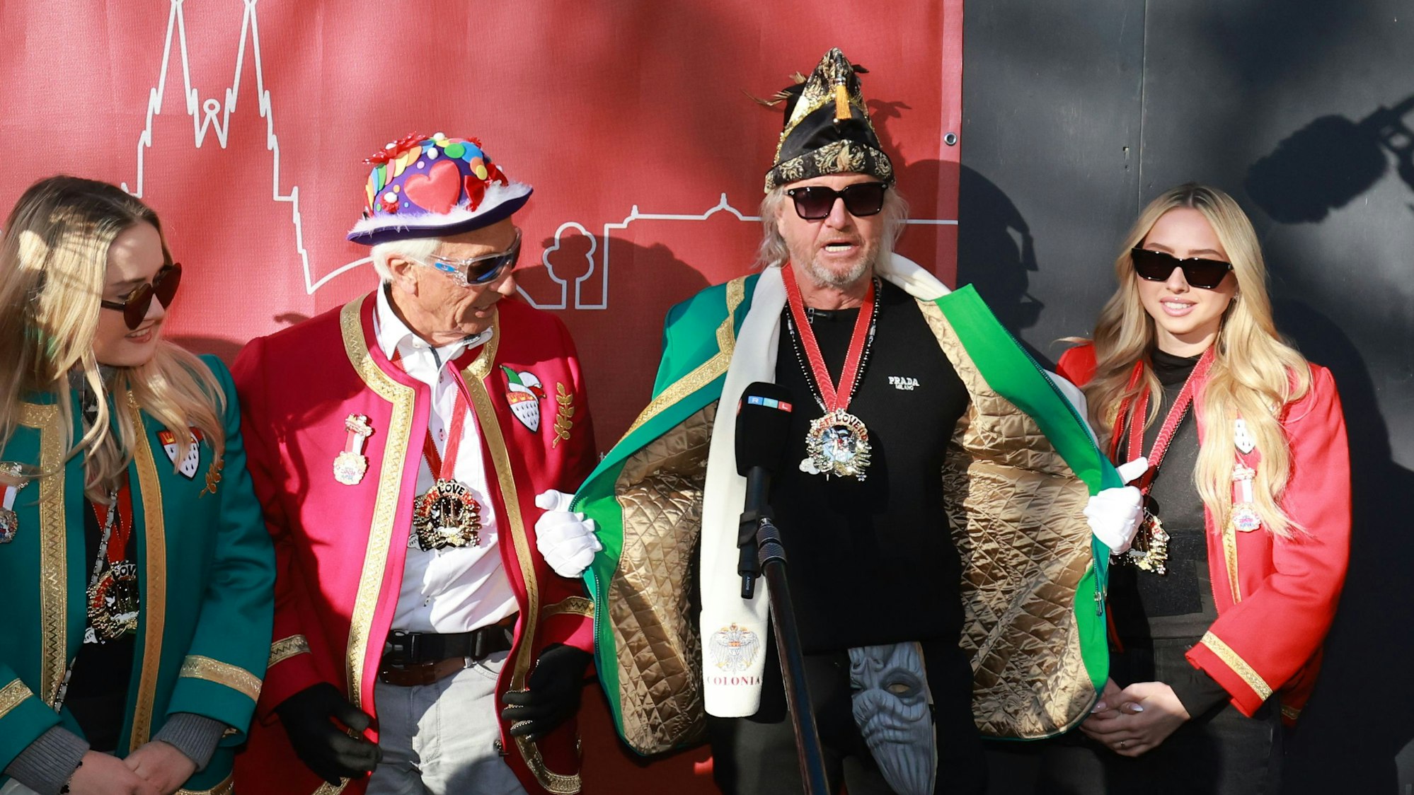 Die Geissens feiern.