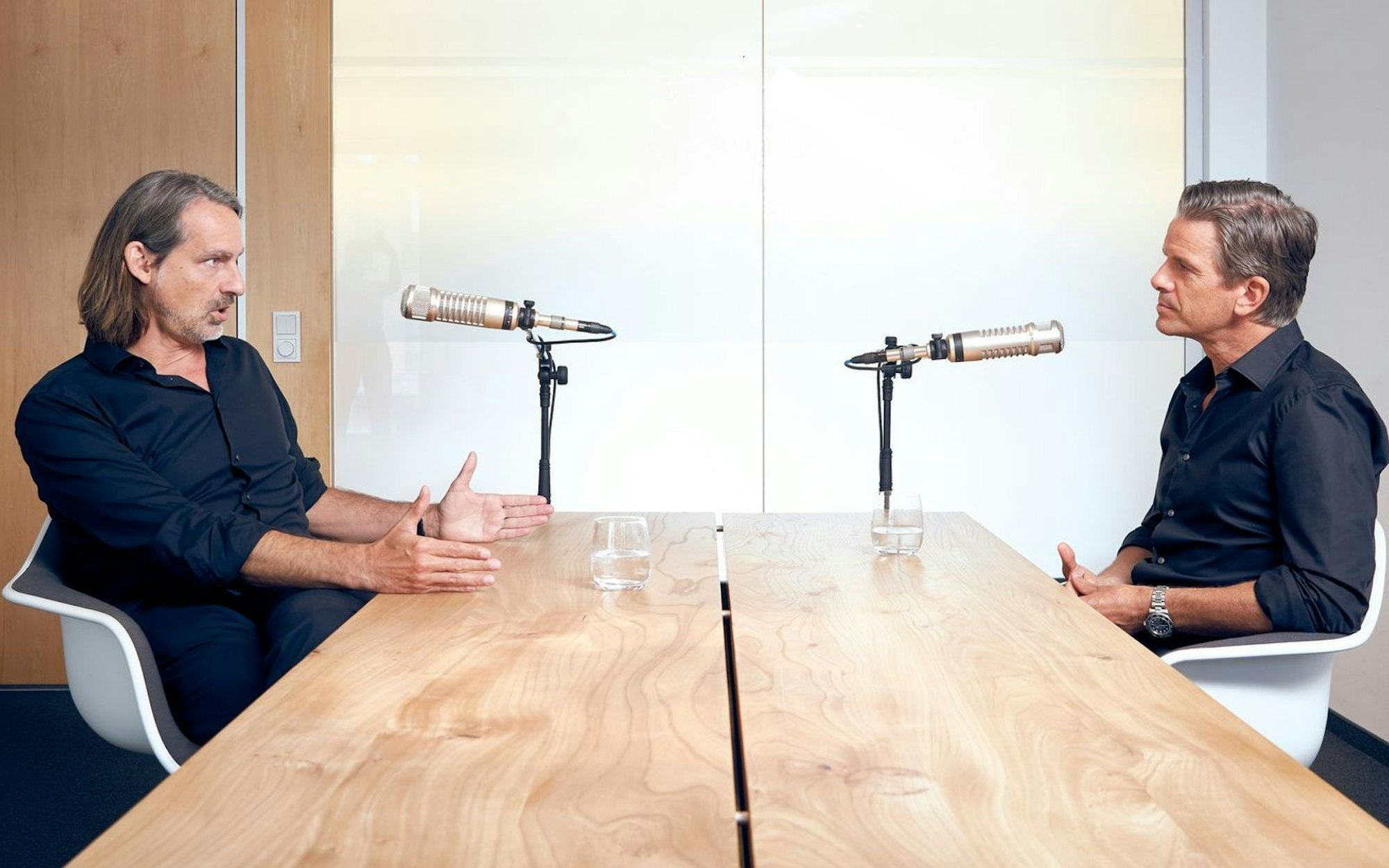 Bei der Deutung des Selbstverständnisses der jungen Generation waren sich Richard David Precht (links) und Markus Lanz nicht einig. (Bild: ZDF / Christian Bruch)