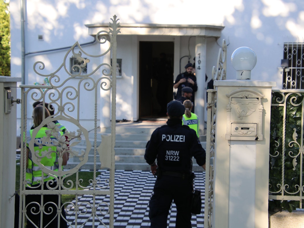 Eine Razzia fand 2020 in der Familienvilla in Ostheim statt.