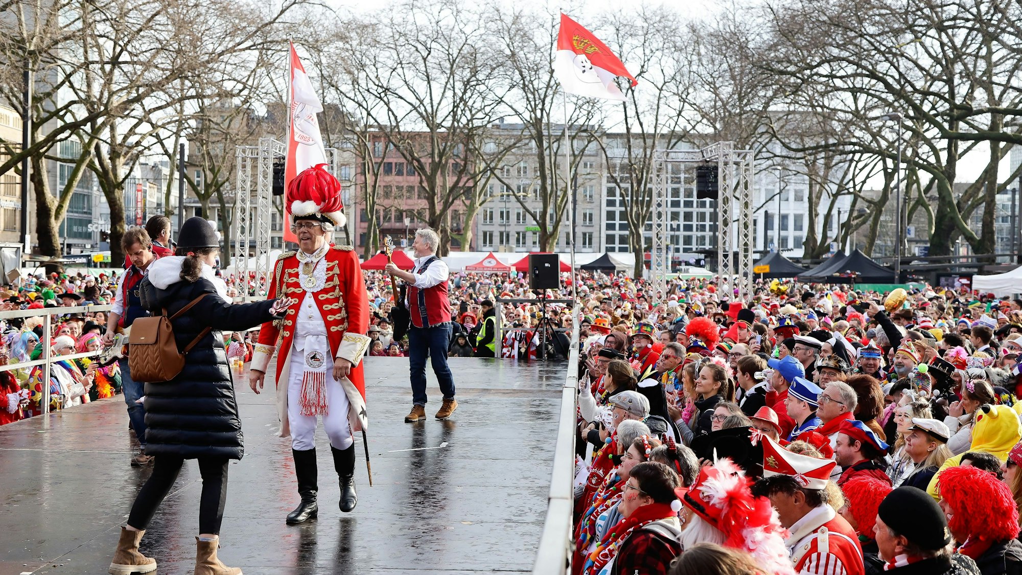 Funkenbiwak der Roten Funken am Neumarkt.