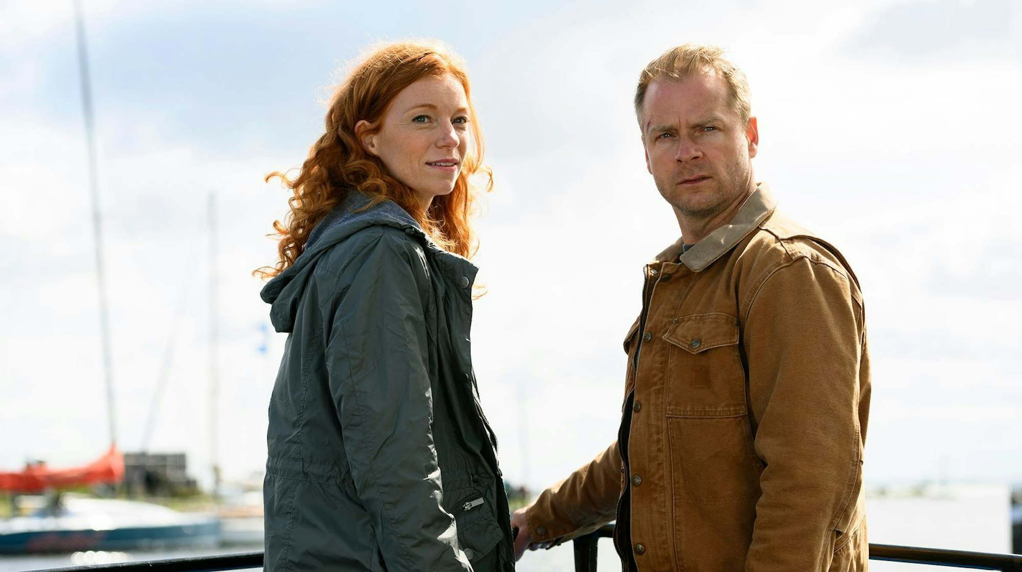 Seit dem Start der ARD-Krimireihe „Nord bei Nordwest“ 2014 stehen die Tierärzte Jule (Marleen Lohse) und Hauke (Hinnerk Schönemann) aus „Nord bei Nordwest“ bei den deutschen Zuschauern besonders hoch im Kurs. (Bild: NDR / ARD Degeto / Sandra Hoever)