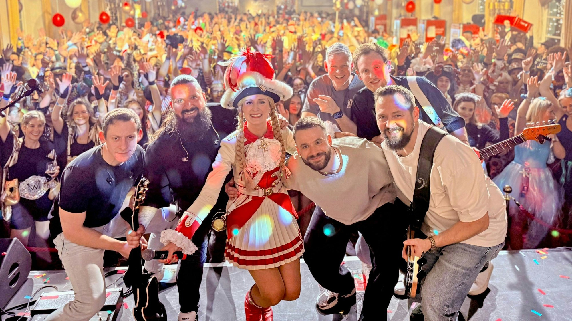 Sandra Wüst zusammen mit der Band StadtRand.