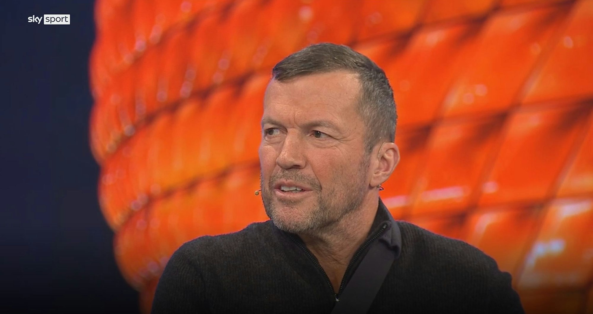 Lothar Matthäus spricht im Studio.