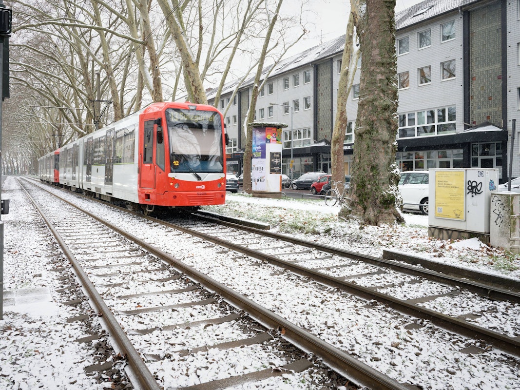 Im wahren Leben leider nicht so kuschelig: die KVB (hier in Ehrenfeld).