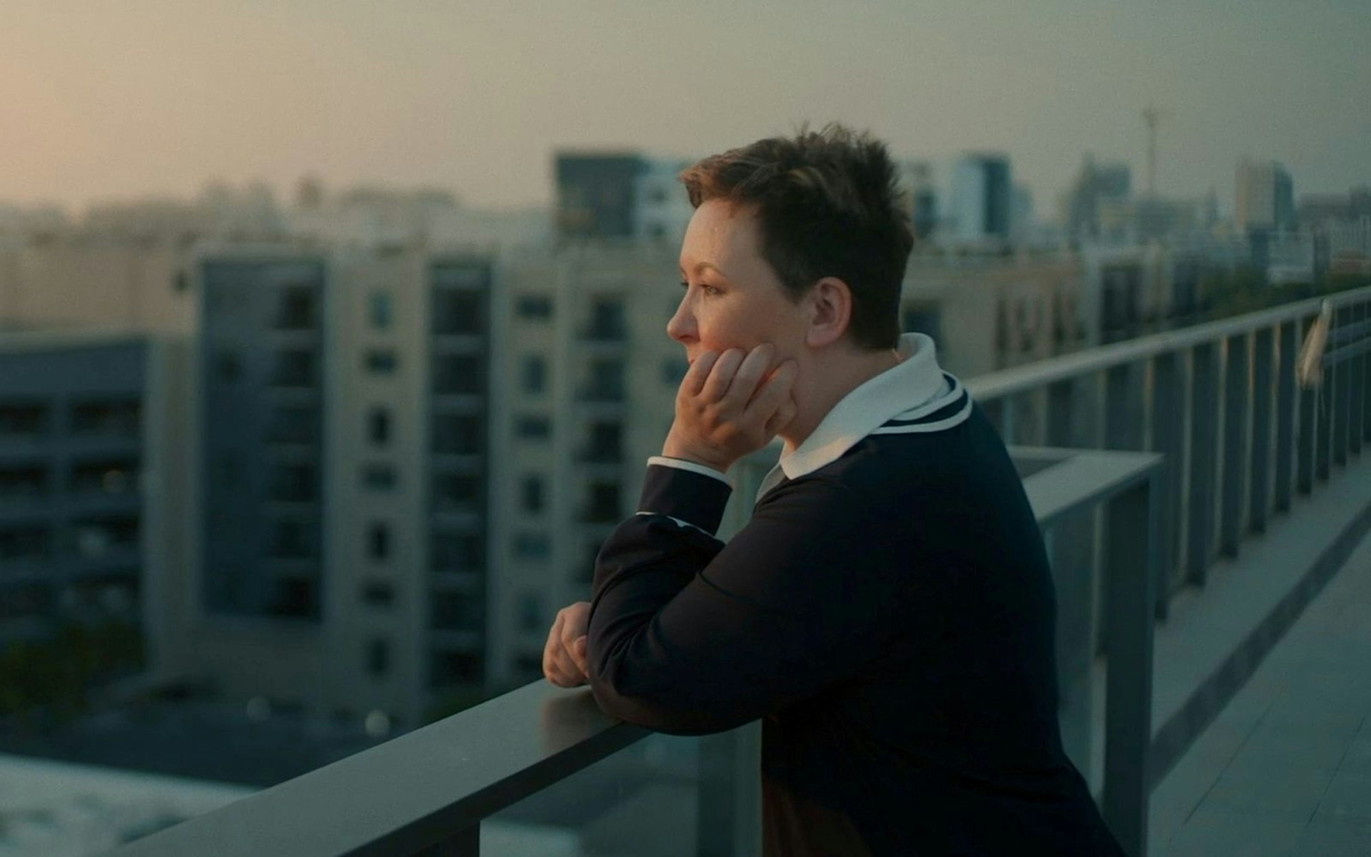 „Ich habe den Mund aufgemacht, als mir klar wurde, das Tesla Sicherheitsprobleme vertuscht“, erinnert sich die einstige Ingenieurin Cristina Balan im Sky-Film. (Bild: Beetz Brothers Film Production)