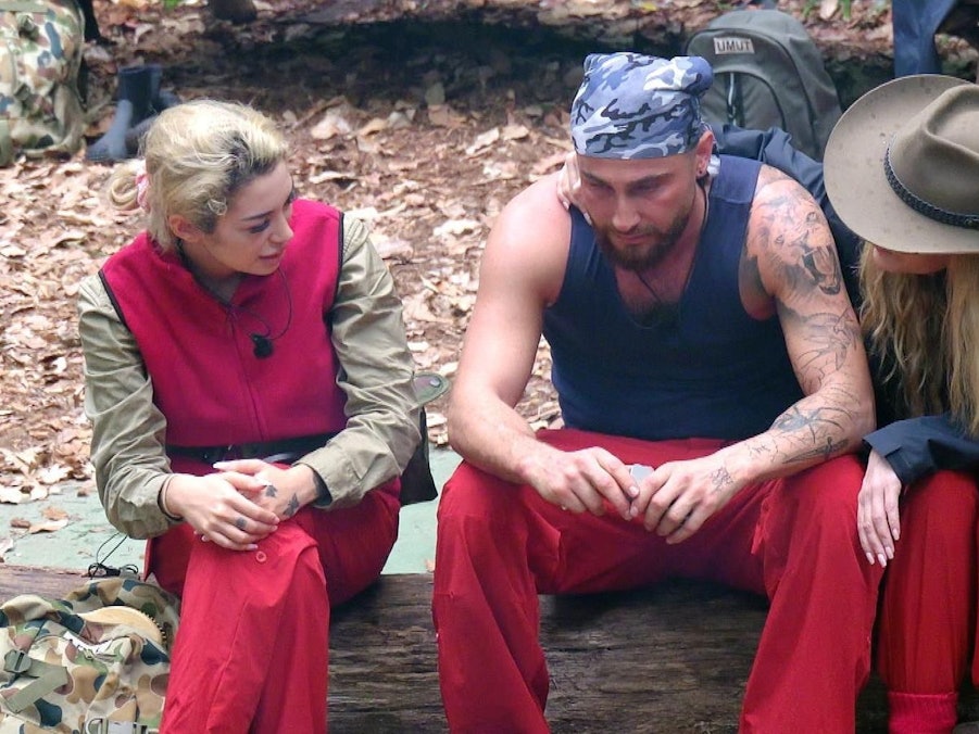 Umut neben Ariel (links) und Mirja.