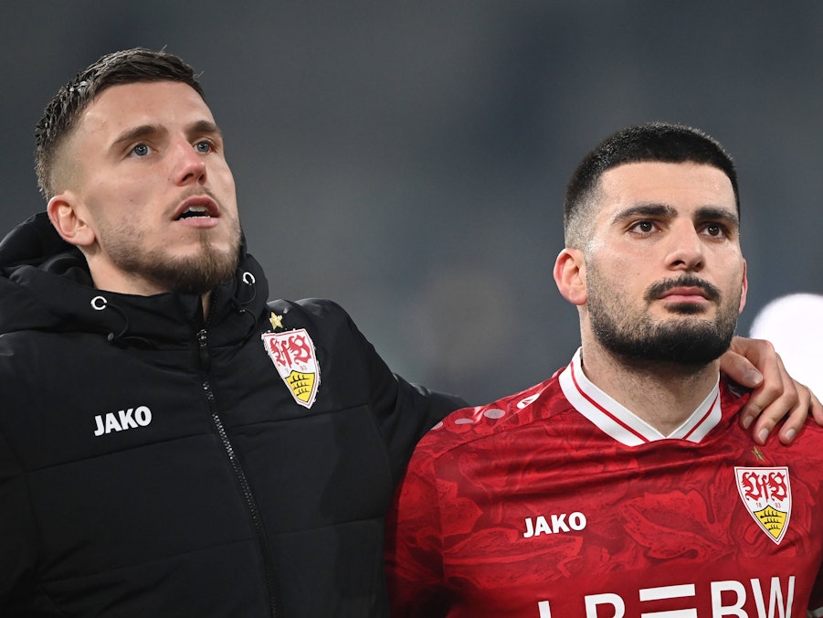 Deniz Undav und Ermedin Demirovic stehen eng beieinander