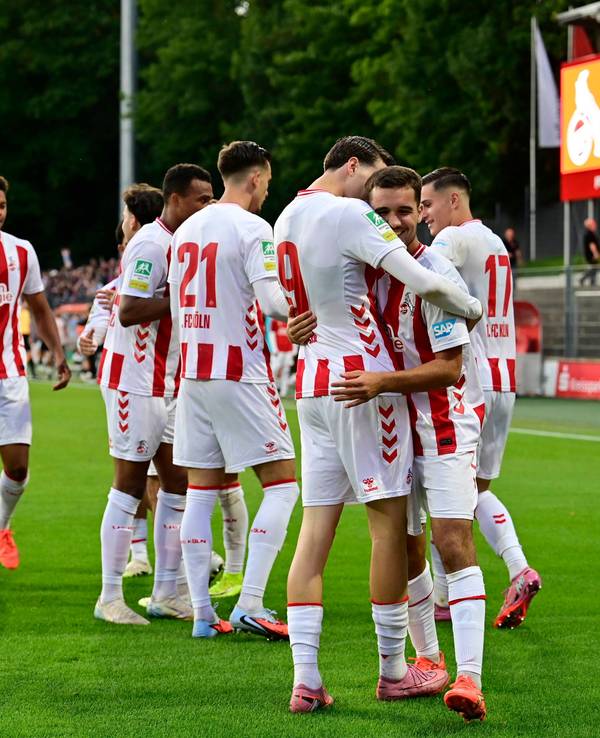 Torjubel bei der U21 des 1. FC Köln.