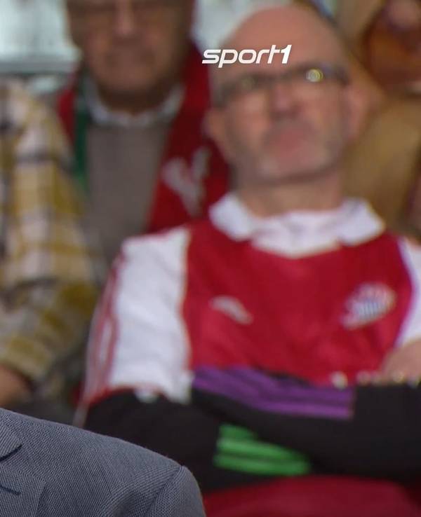 Stefan Effenberg sitzt im „Doppelpass“ auf Sport1.