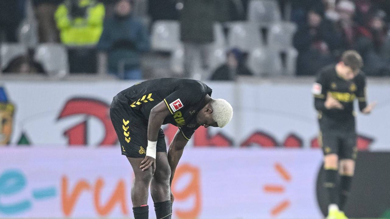 Ragnar Ache enttäuscht nach dem Spiel des 1. FC Köln in Freiburg.