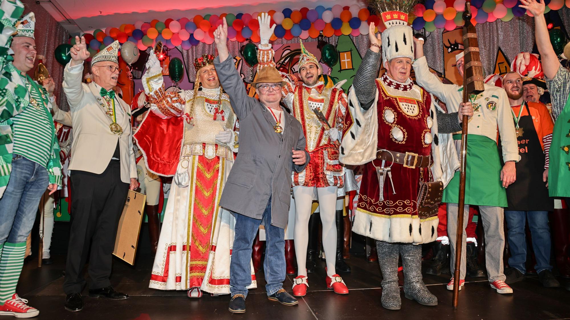 Das Kölner Dreigestirn zusammen mit Horst Müller.