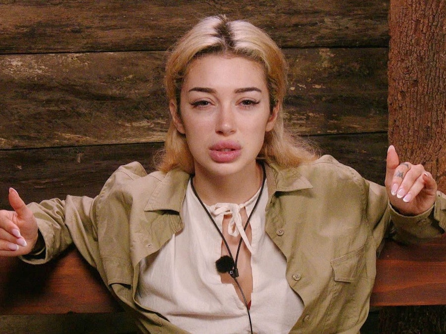 Ariel gab sich auch am dritten Tag des RTL-Dschungelcamps angriffslustig. Nach 40 Minuten war mit der Folge jedoch bereits Schluss. (Bild: RTL)