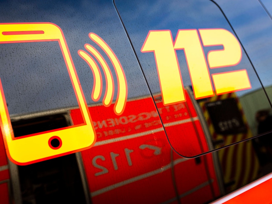 Notruf 112 und Smartphone-Symbol