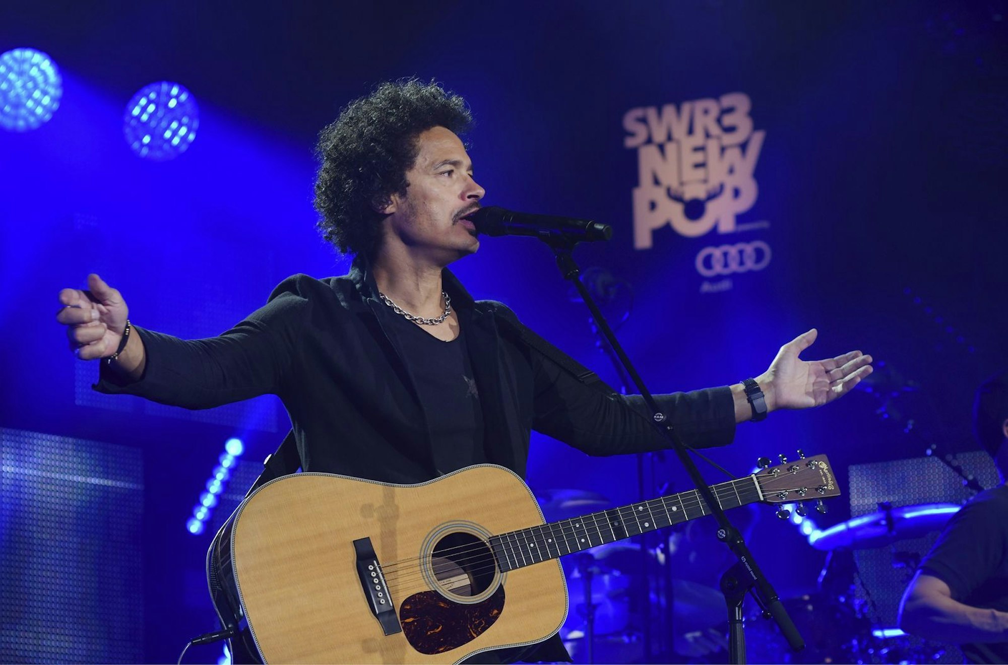 An den Erfolg seiner weltberühmten Halbschwester Neneh Cherry konnte Eagle Eye Cherry niemals anknüpfen. Mit „Save Tonight“ hatte der Schwede seinen größten Hit. (Bild: ARD/SWR/Uwe Riehm)