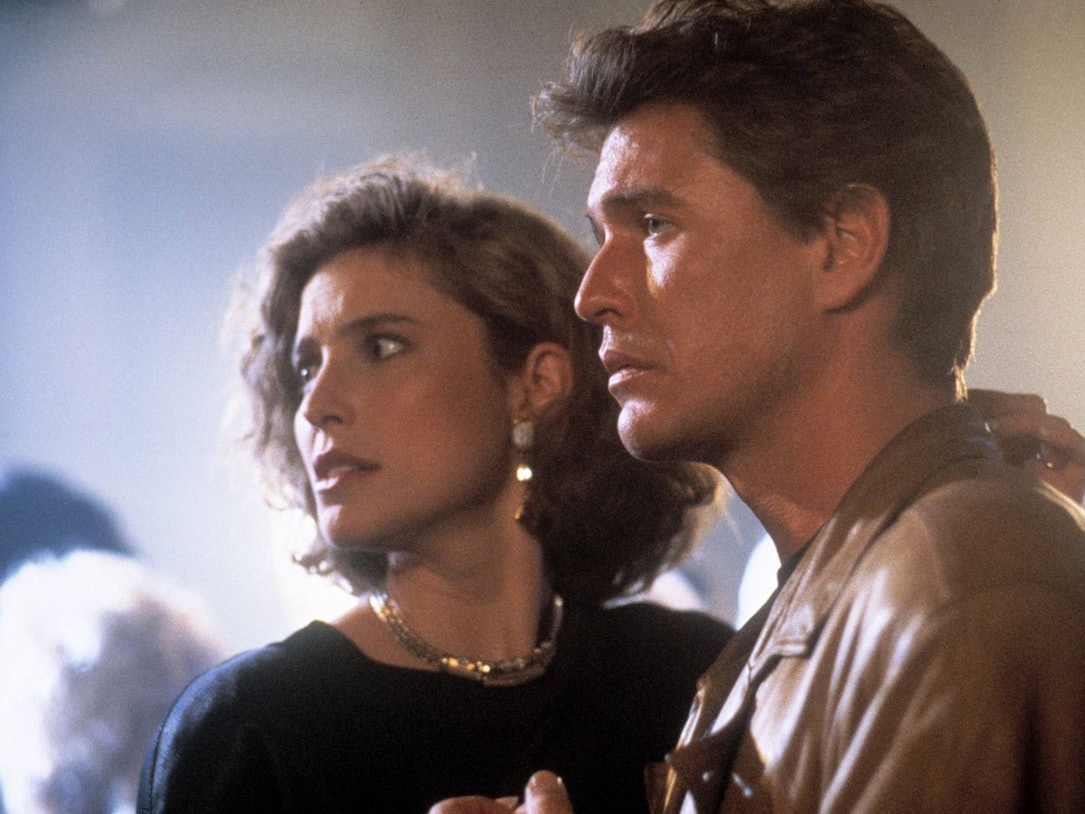 In Ridley Scotts Thriller „Der Mann im Hintergrund“ (1987) spielte Mimi Rogers an der Seite von Tom Berenger ihre erste Hauptrolle. (Bild: IMAGO / United Archives)