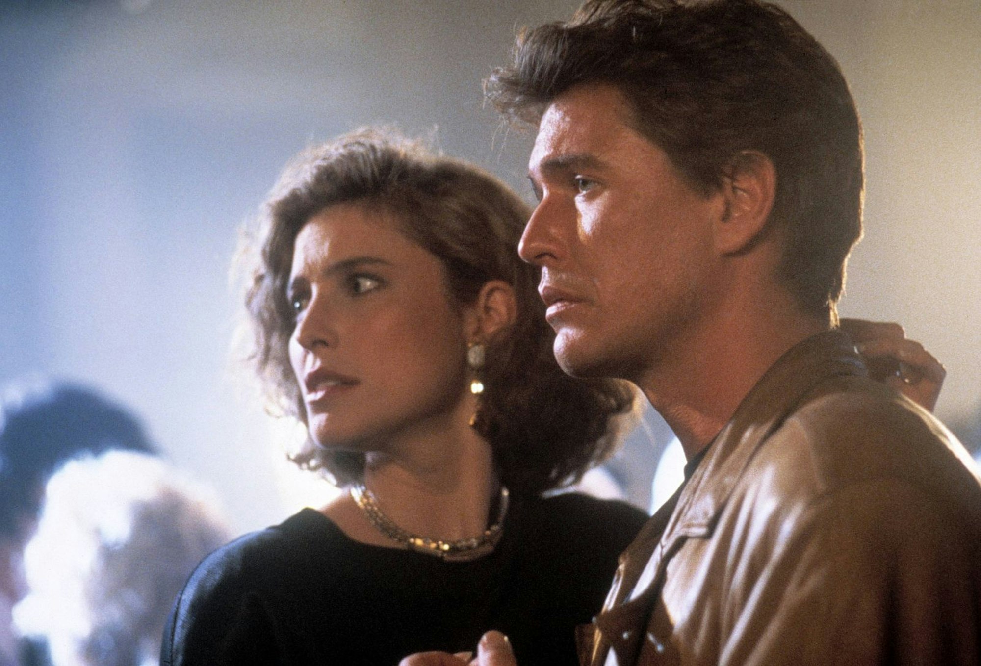 In Ridley Scotts Thriller „Der Mann im Hintergrund“ (1987) spielte Mimi Rogers an der Seite von Tom Berenger ihre erste Hauptrolle. (Bild: IMAGO / United Archives)