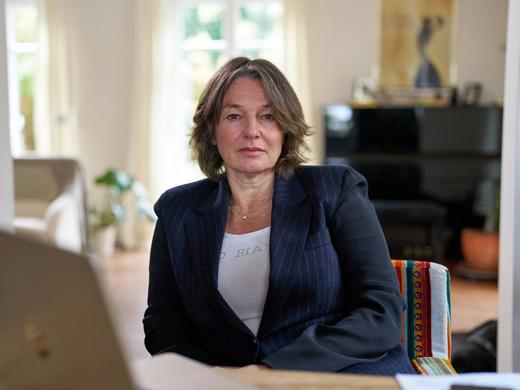 Strafverteidigerin Regina Rick geht von einem Unfall aus und kritisiert die Ermittlungsarbeit der Polizei. (Bild: NDR/Thomas Bresinsky)