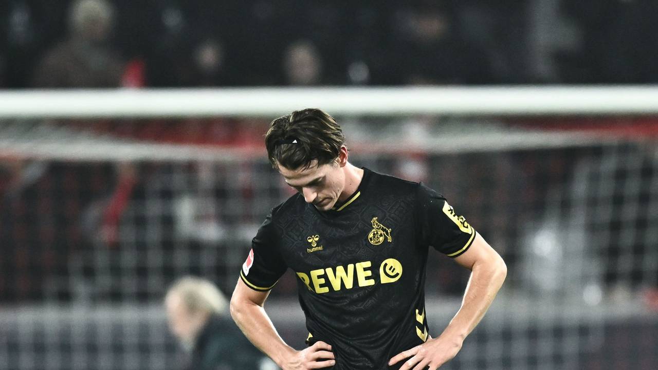 Kölns Jakub Kaminski war nach dem 1:2 beim SC Freiburg am 25. Januar 2026 enttäuscht.