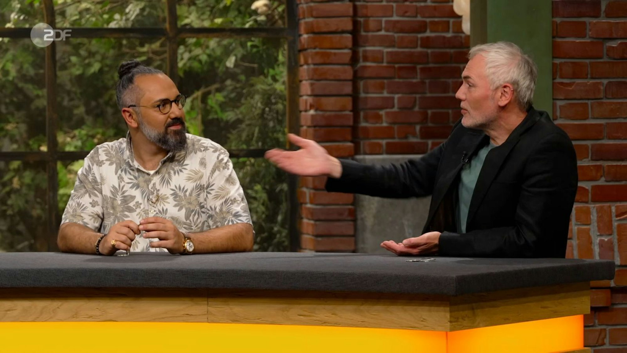 Eine Bronze-Statue sorgte bei den Händlerinnen und Händlern am Dienstag für Aufregung. (Bild: ZDF)