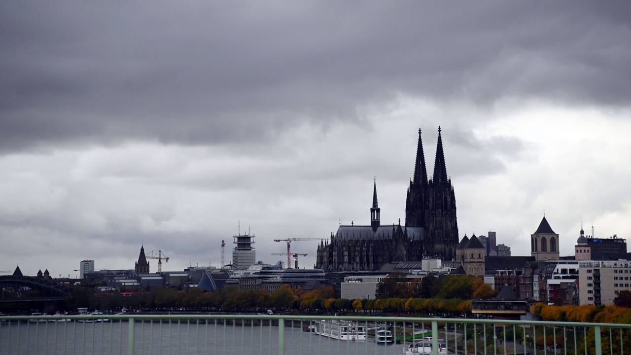 Wolkenhimmel über dem Kölner Dom