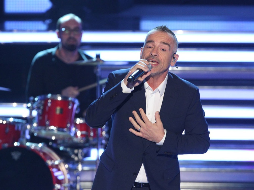 Die Wiener Fans von Eros Ramazzotti müssen auf ein geplantes und längst ausverkauftes Welttour-Konzert des italienischen Sängers verzichten. (Bild: 2015 Getty Images/Sebastian Willnow)