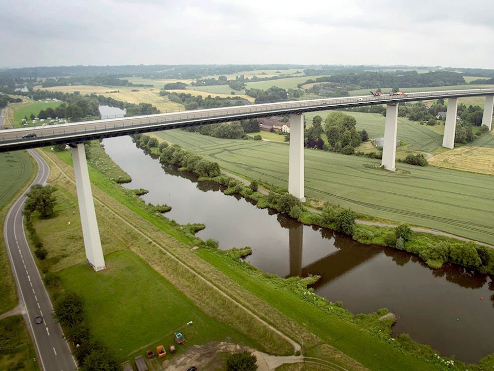 Die Ruhrtalbrücke auf der A52 zwischen Essen und Düsseldorf