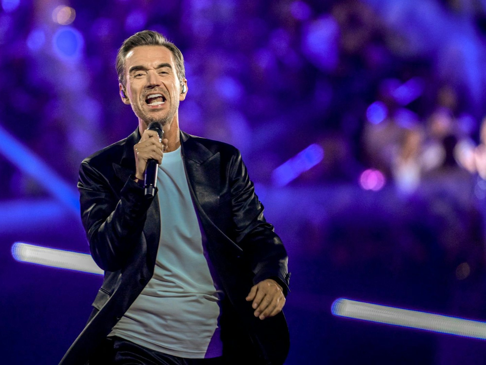 Florian Silbereisen bleibt der ARD mit seinen „Feste“-Shows wie dem „Schlagerboom“ (Bild) mindestens bis 2028 erhalten. (Bild: 2025 Getty Images/Sascha Schuermann)