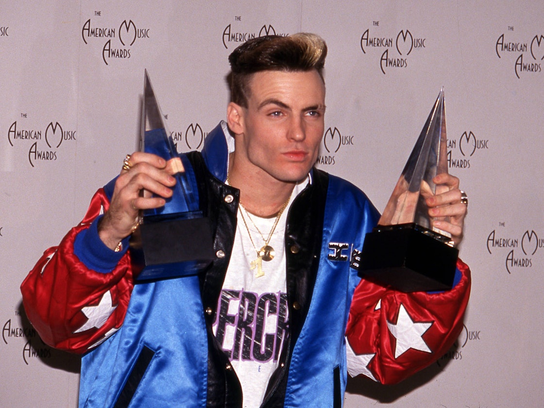 Anfang 1991 stand Vanilla Ice im Zenit seines Ruhms und wurde mit zahlreichen Preisen ausgezeichnet, darunter der American Music Award.