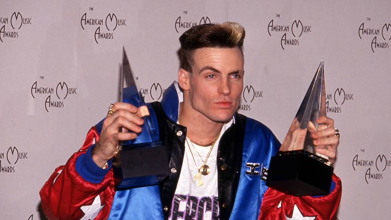 Anfang 1991 stand Vanilla Ice im Zenit seines Ruhms und wurde mit zahlreichen Preisen ausgezeichnet, darunter der American Music Award.