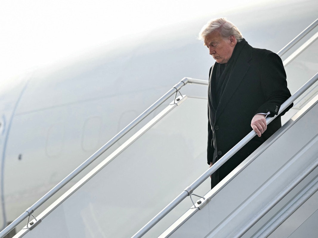 US-Präsident Donald Trump verlässt am 21. Januar die Air Force One in Zürich.