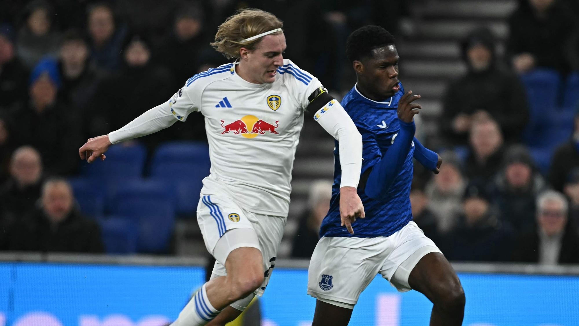 Zweikampf von Sebastiaan Bornauw beim Spiel von Leeds United.